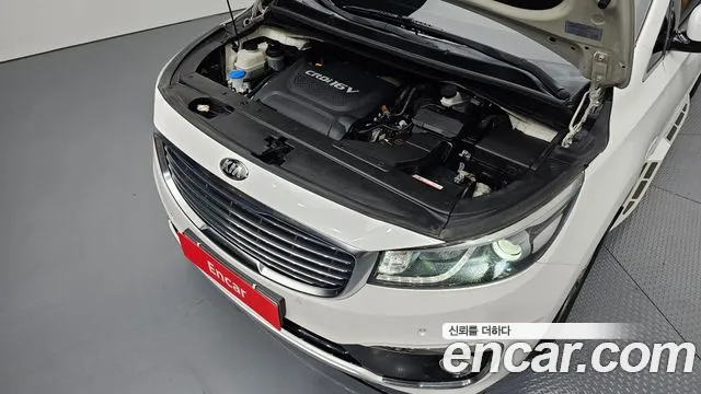 Kia Carnival 2016 thumb 6
