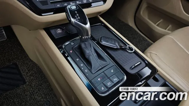 Kia Carnival 2016 thumb 9