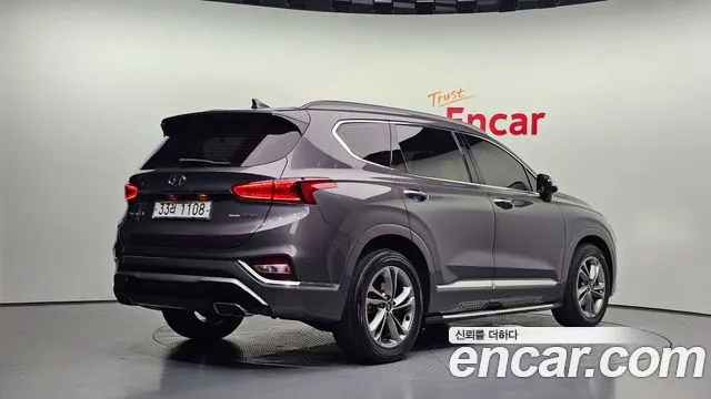 Hyundai Santa Fe 2018 thumb 2