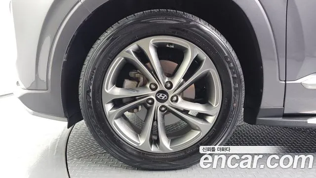 Hyundai Santa Fe 2018 thumb 5