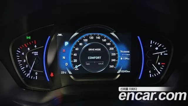 Hyundai Santa Fe 2018 thumb 8