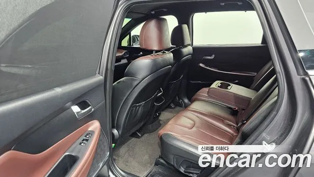 Hyundai Santa Fe 2018 thumb 12