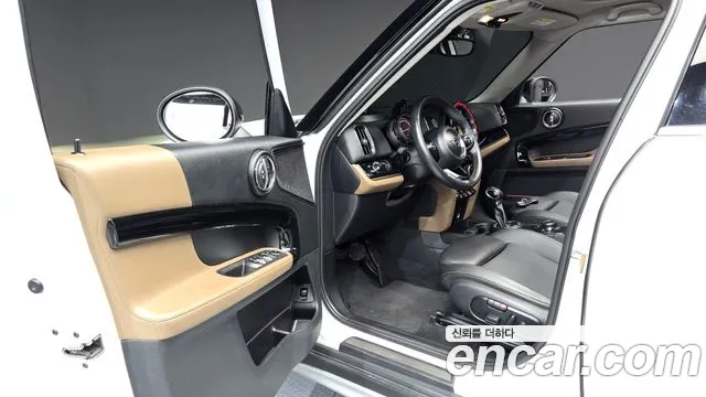 MINI Countryman 2019 thumb 10