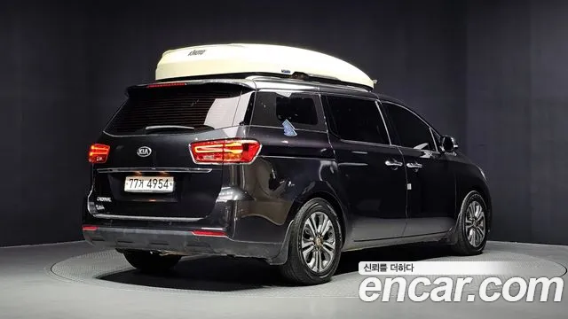 Kia Carnival 2018 thumb 2