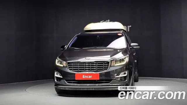 Kia Carnival 2018 thumb 3