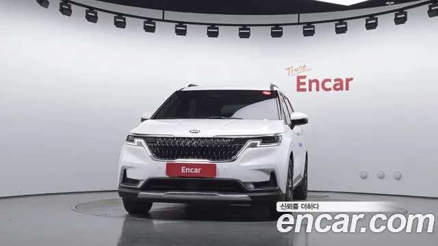 Kia Carnival 2021 thumb 3