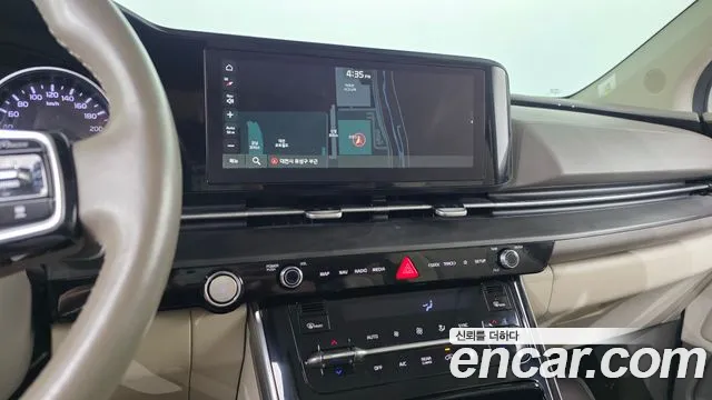 Kia Carnival 2021 thumb 12