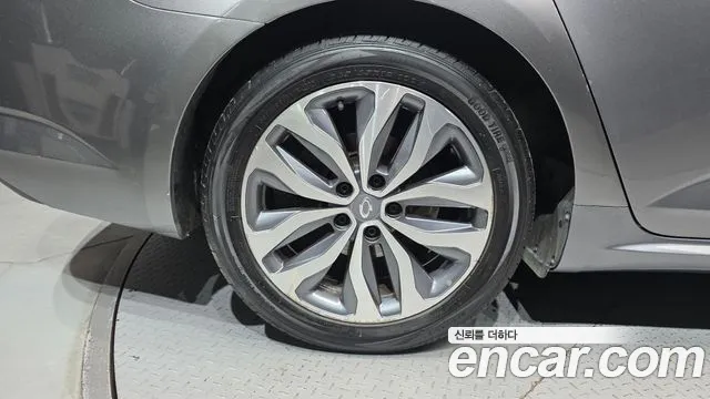Renault-KoreaSamsung Megane 2016 thumb 5