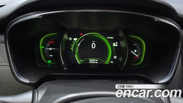 Renault-KoreaSamsung Megane 2016 thumb 8