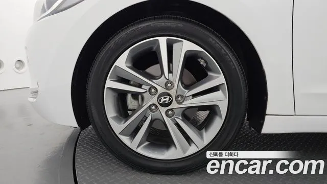 Hyundai Avante 2016 thumb 4