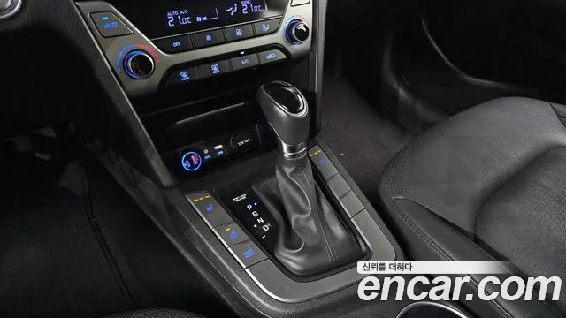 Hyundai Avante 2016 thumb 8