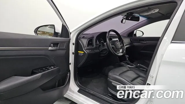 Hyundai Avante 2016 thumb 9