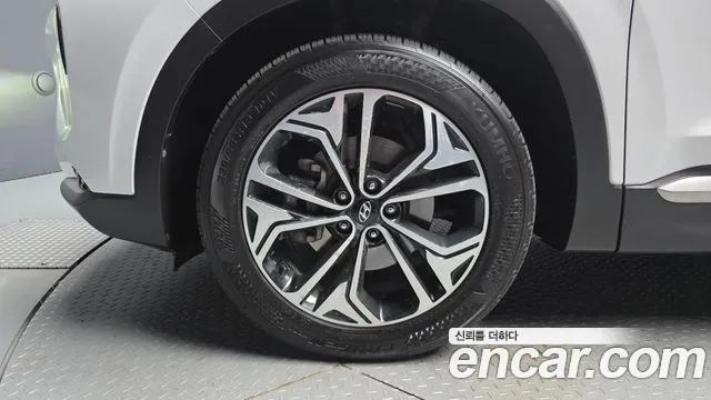 Hyundai Santa Fe 2018 thumb 5