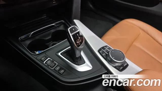 BMW 4-Series 2018 thumb 9
