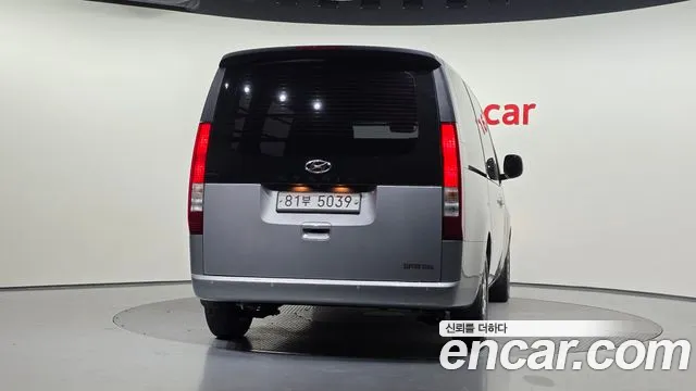 Hyundai Staria 2021 thumb 4