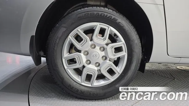 Hyundai Staria 2021 thumb 5