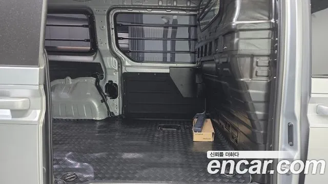 Hyundai Staria 2021 thumb 12