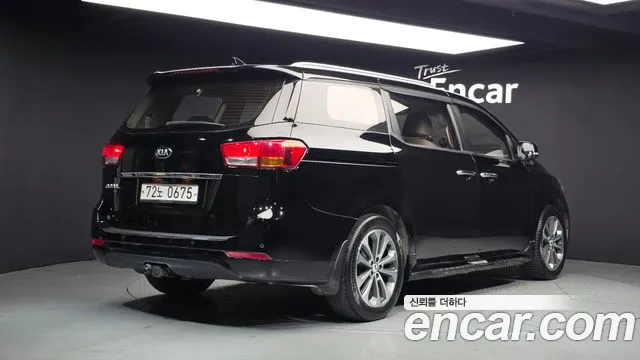Kia Carnival 2018 thumb 2