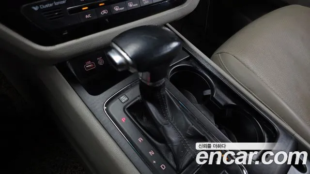 Kia Carnival 2018 thumb 9