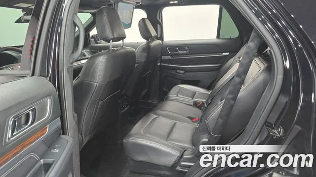 Ford Explorer 2019 thumb 11