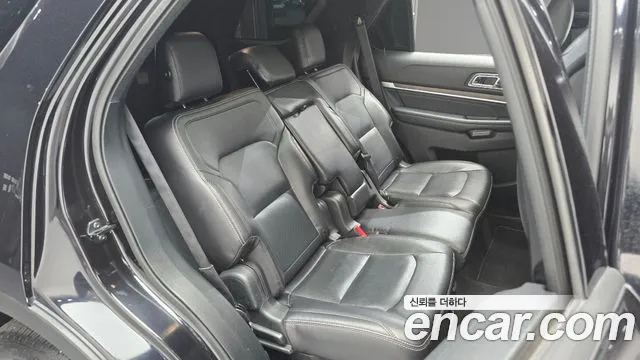 Ford Explorer 2019 thumb 12