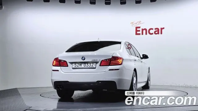 BMW 5-Series 2016 thumb 4