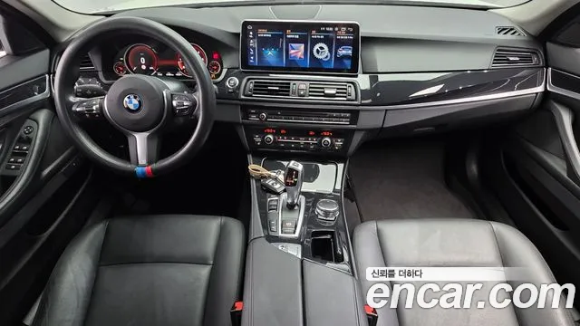 BMW 5-Series 2016 thumb 7