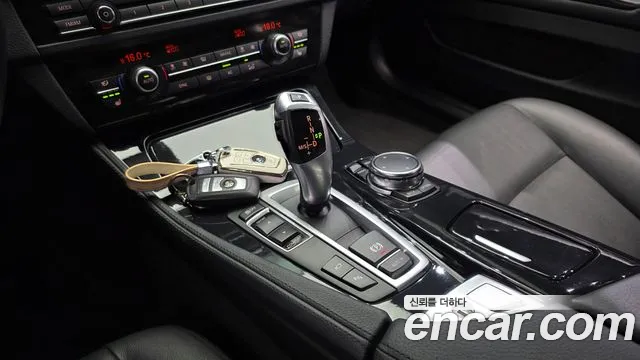BMW 5-Series 2016 thumb 9