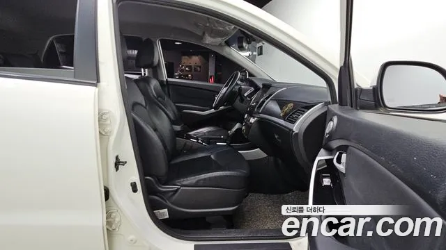 KG_Mobility_Ssangyong KORANDO 2015 thumb 12