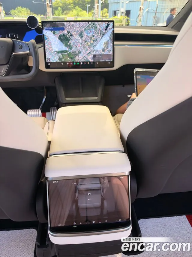 Tesla Model X 2026 thumb 6