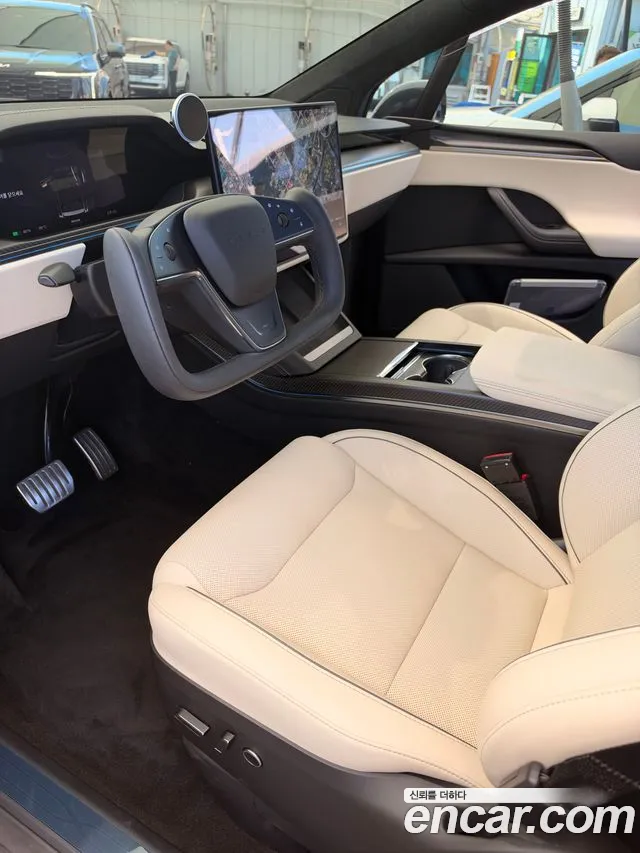 Tesla Model X 2026 thumb 8