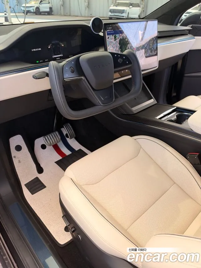 Tesla Model X 2026 thumb 9