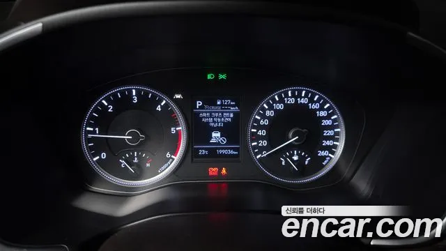 Hyundai Santa Fe 2018 thumb 8
