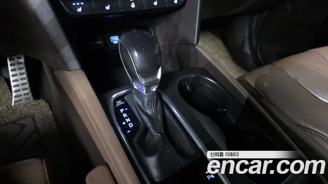 Hyundai Santa Fe 2018 thumb 9