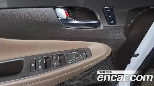 Hyundai Santa Fe 2018 thumb 11