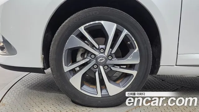 Renault-KoreaSamsung Fluence 2019 thumb 5