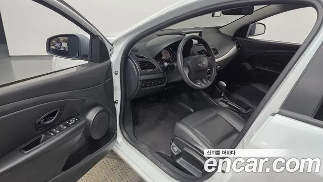 Renault-KoreaSamsung Fluence 2019 thumb 10