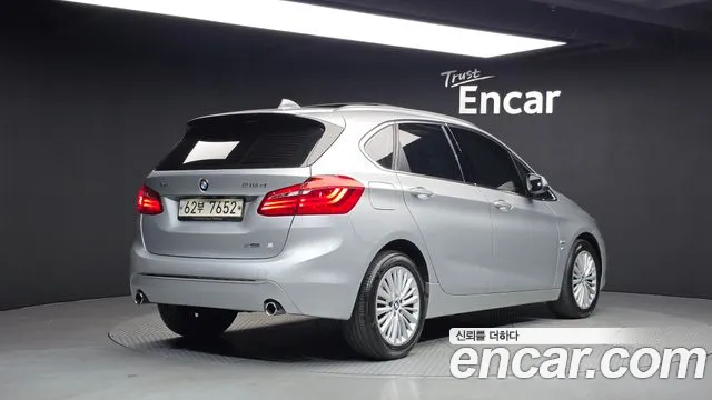 BMW 2-Series 2017 thumb 2