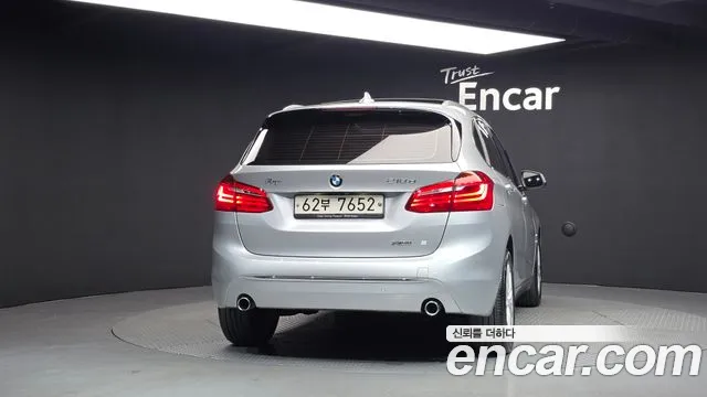 BMW 2-Series 2017 thumb 4