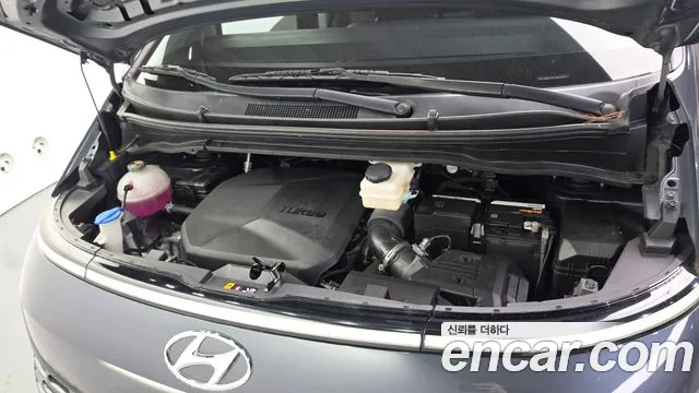 Hyundai Staria 2021 thumb 5
