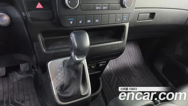Hyundai Staria 2021 thumb 8