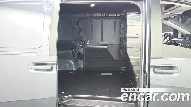 Hyundai Staria 2021 thumb 11
