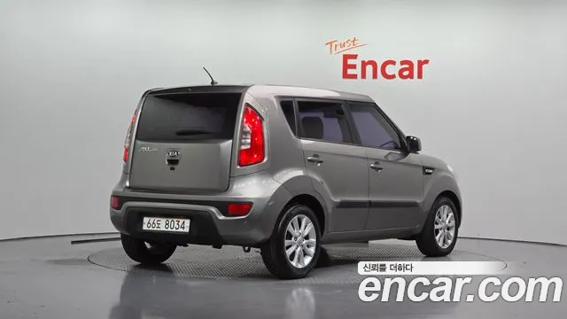Kia Soul 2011 thumb 2