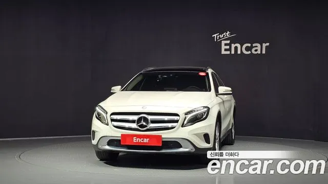 Mercedes-Benz GLA 2016 thumb 3