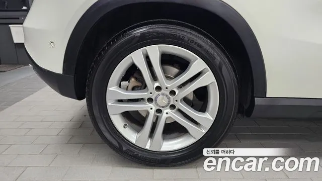 Mercedes-Benz GLA 2016 thumb 5