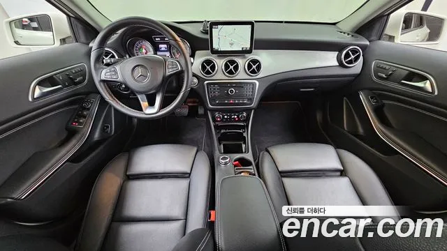 Mercedes-Benz GLA 2016 thumb 7