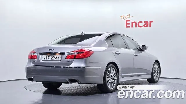 Hyundai Genesis 2013 thumb 2