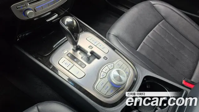 Hyundai Genesis 2013 thumb 9