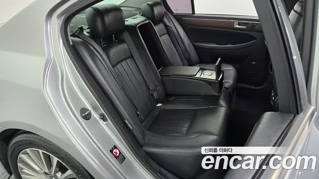 Hyundai Genesis 2013 thumb 11