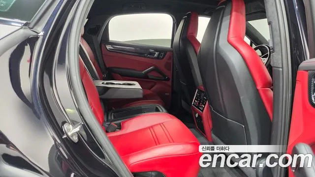 Porsche Cayenne 2020 thumb 11